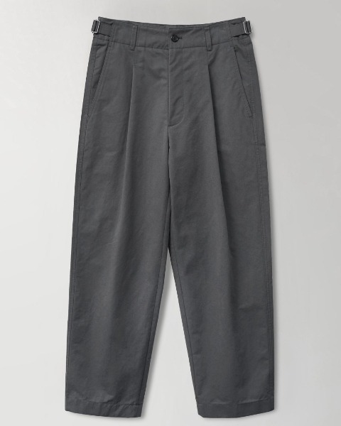 [INTHERAW] STRUCTURED CHINO PANTS (ANTHRACITE)