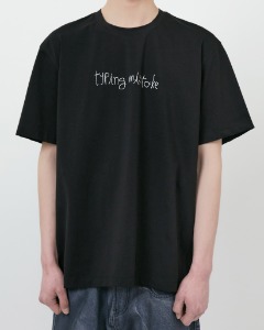 [TYPING MISTAKE] PEACE MARK EMBROIDERY STITCH T-SHIRTS (BLACK)