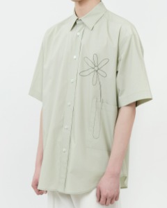 [TYPING MISTAKE] FLOWER EMBROIDERY HALF SLEEVE SHIRTS (OLIVE)