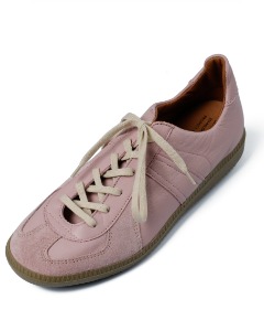 [REPRODUCTION OF FOUND] GERMAN MILITARY TRAINER (LIGHT PINK)