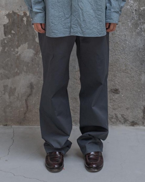 [OURSELVES] ORGANIC COTTON RELAXED CHINO PANTS (VINTAGE BLUE)